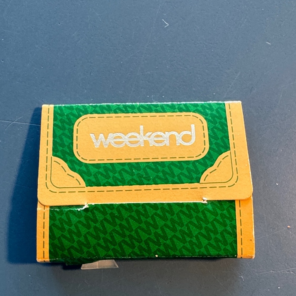 Avon Weekend Fragrance Sample - Cream and Blue